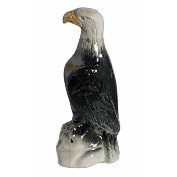 Graceful Gray and White Brazilian Bald Eagle Sculpture for Wildlife Collectorsq - Picture 4 of 6